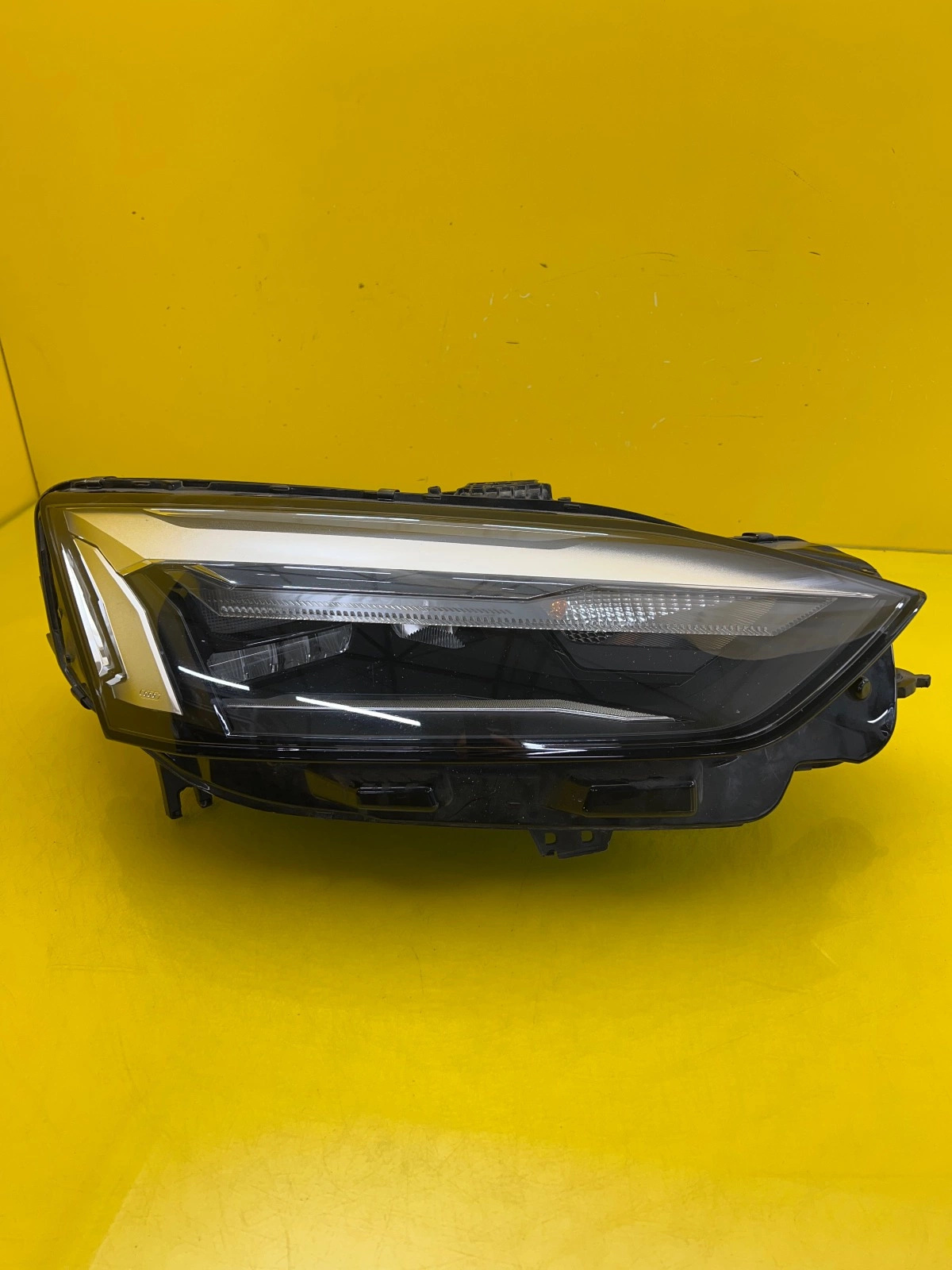 Far dreapta Full LED Facelift OEM 30847