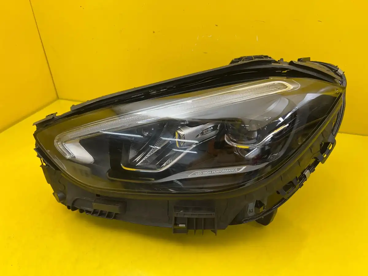 Far Mercedes C-Class W206 21- Full LED
