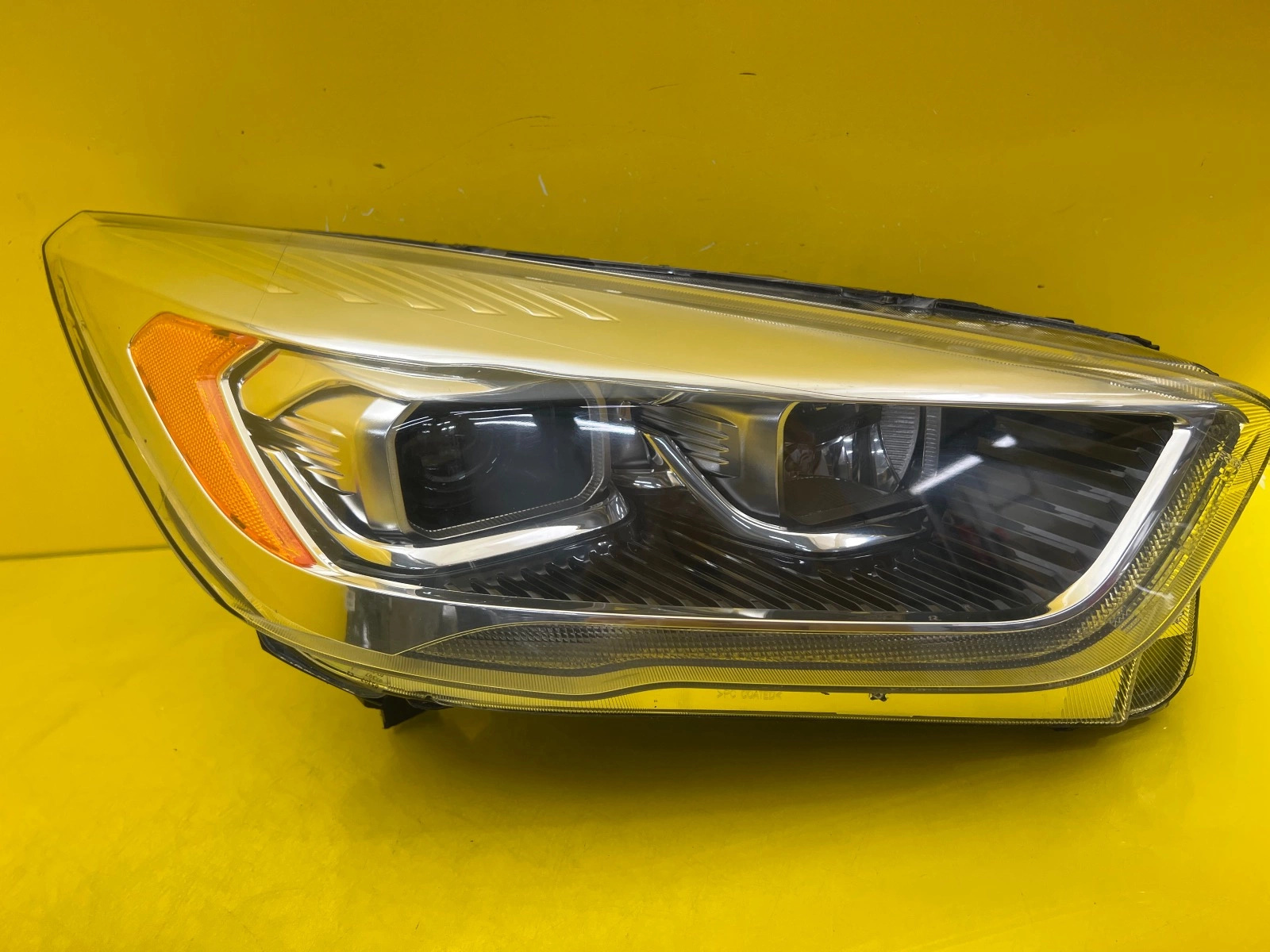Far Dreapta Ford Kuga MK2 Lift Bixenon