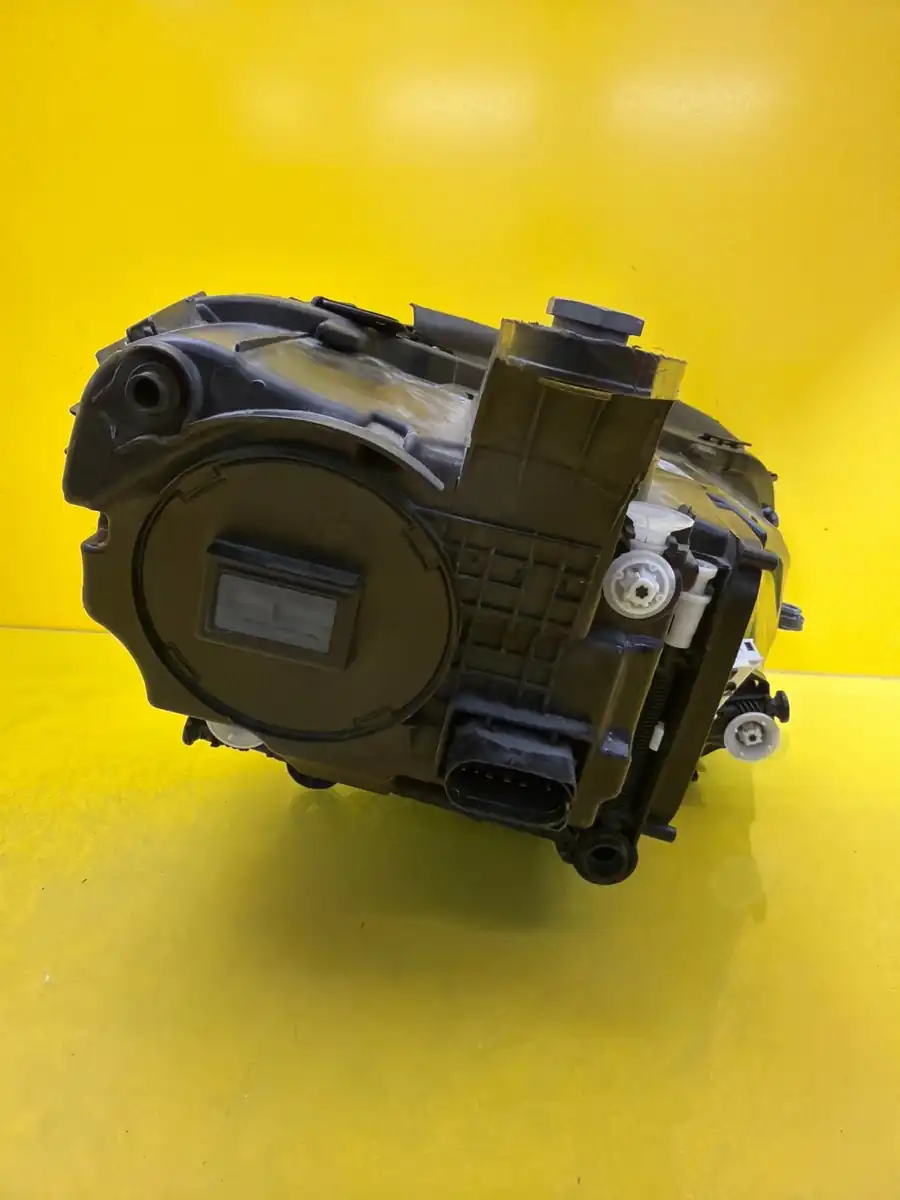 Far Mercedes GLE W167 Lift 23- Full LED