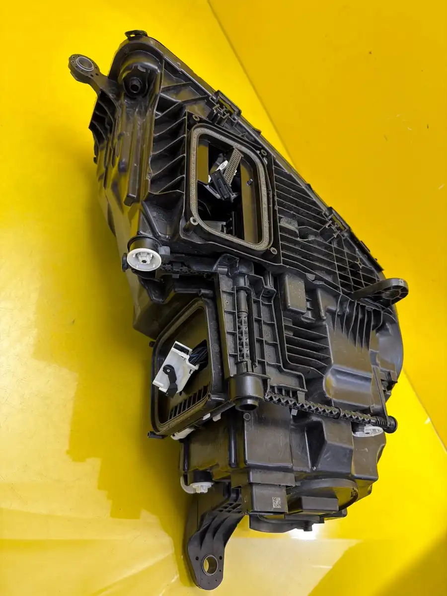 Far Mercedes GLE W167 Lift 23- Full LED