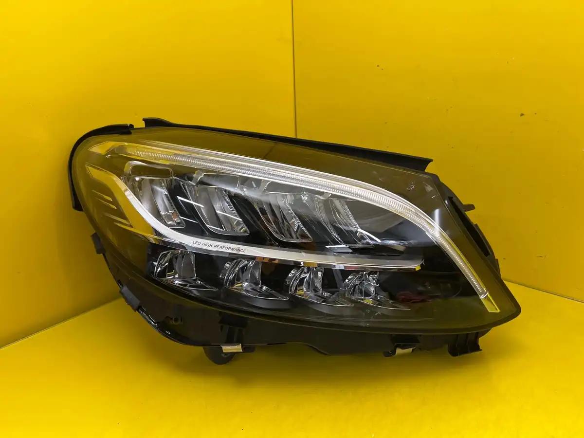 Far Dreapta Mercedes C-Class W205 Fl Lift Full LED