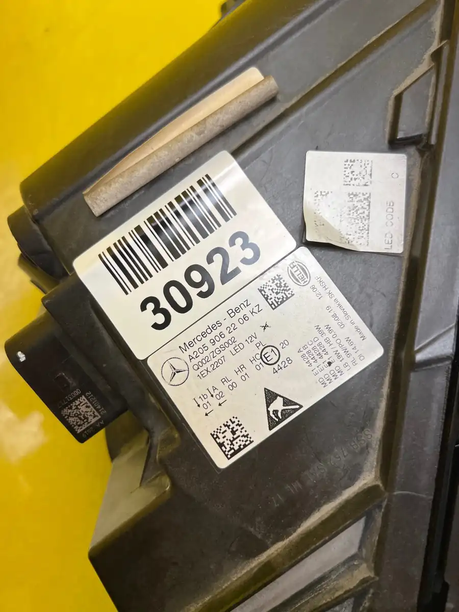 Far Dreapta Mercedes C-Class W205 Fl Lift Full LED