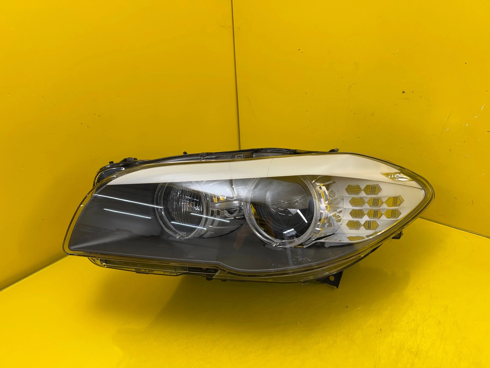 Far stânga Xenon BMW Seria 5 F10 OEM 7203251-11