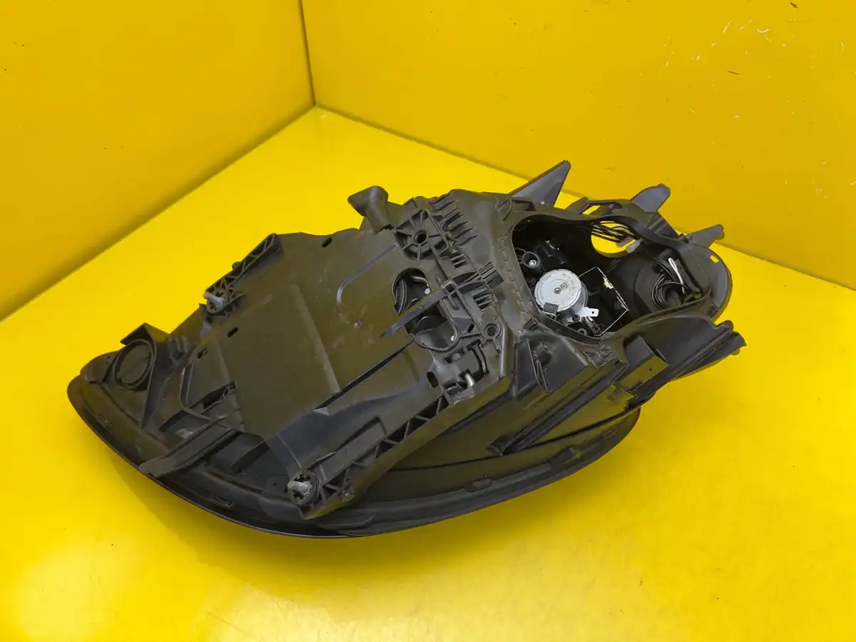 Far Dreapta Porsche Boxster Cayman 981 Xenon