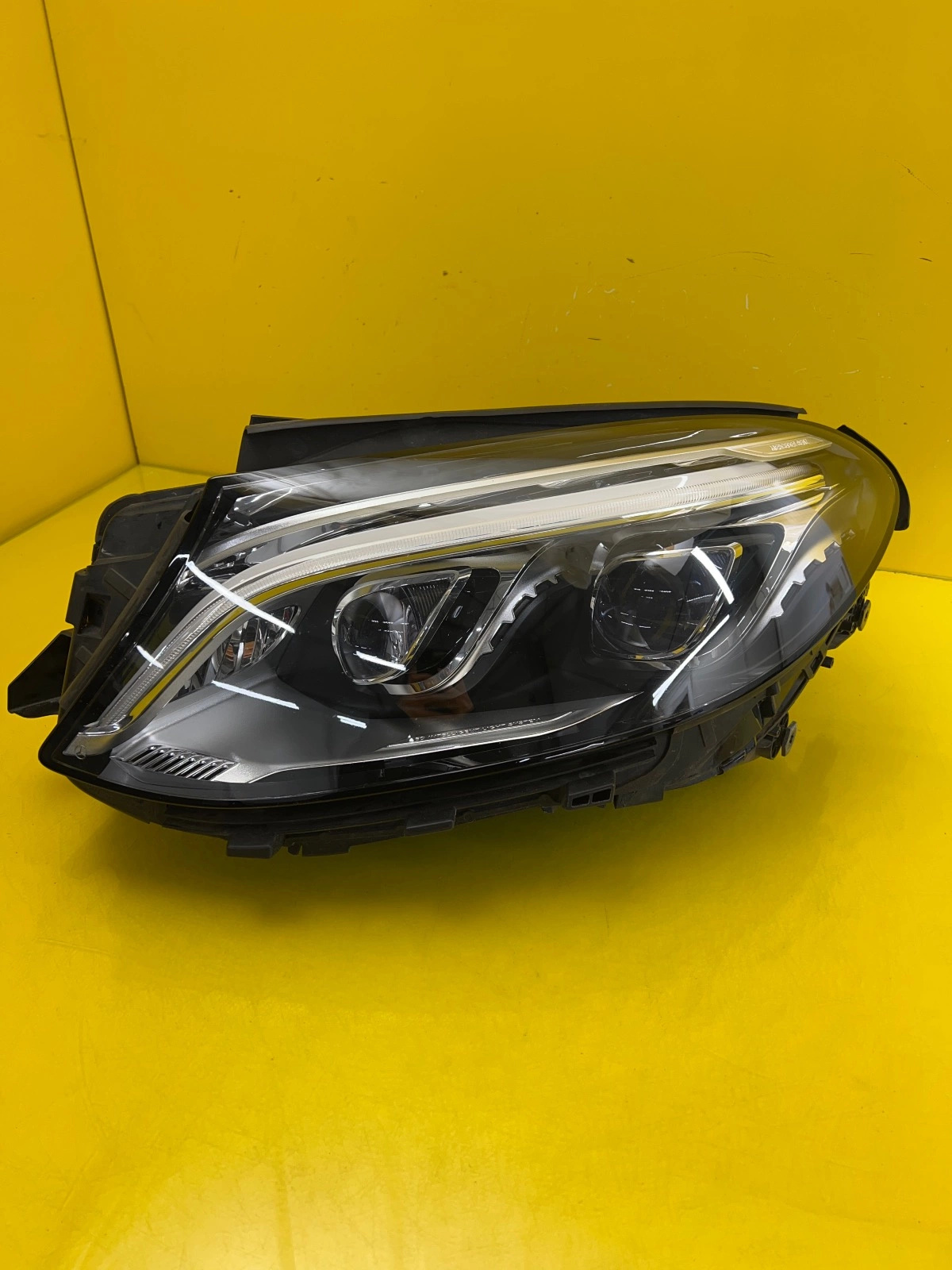 Far stânga Full LED OEM 31051