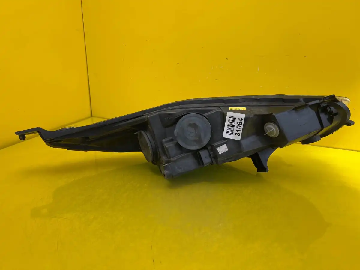 Far Stanga Ford Fiesta MK7 Lift