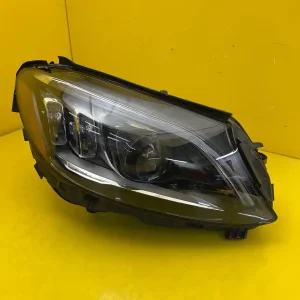 Far Dreapta Mercedes C-Class W205 Lift Multibeam LED