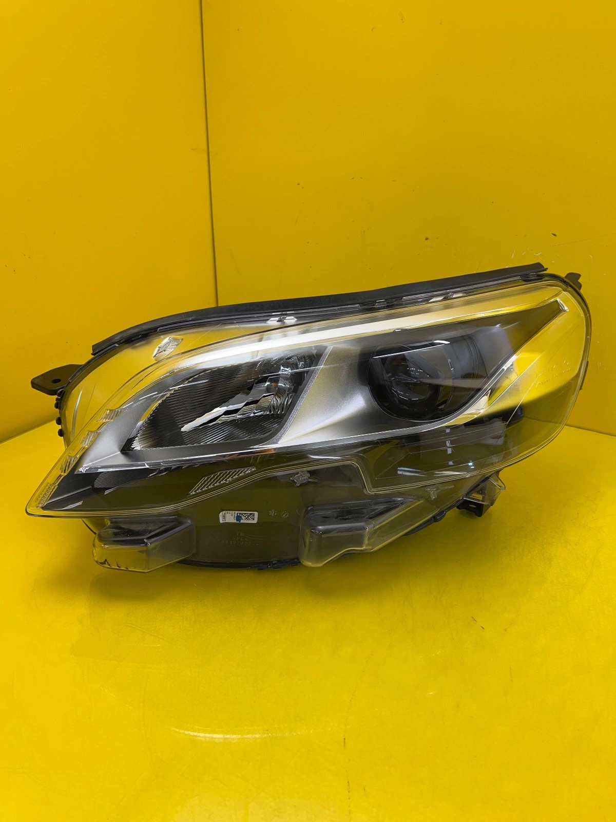 Far stânga Bi-Xenon OEM 31084