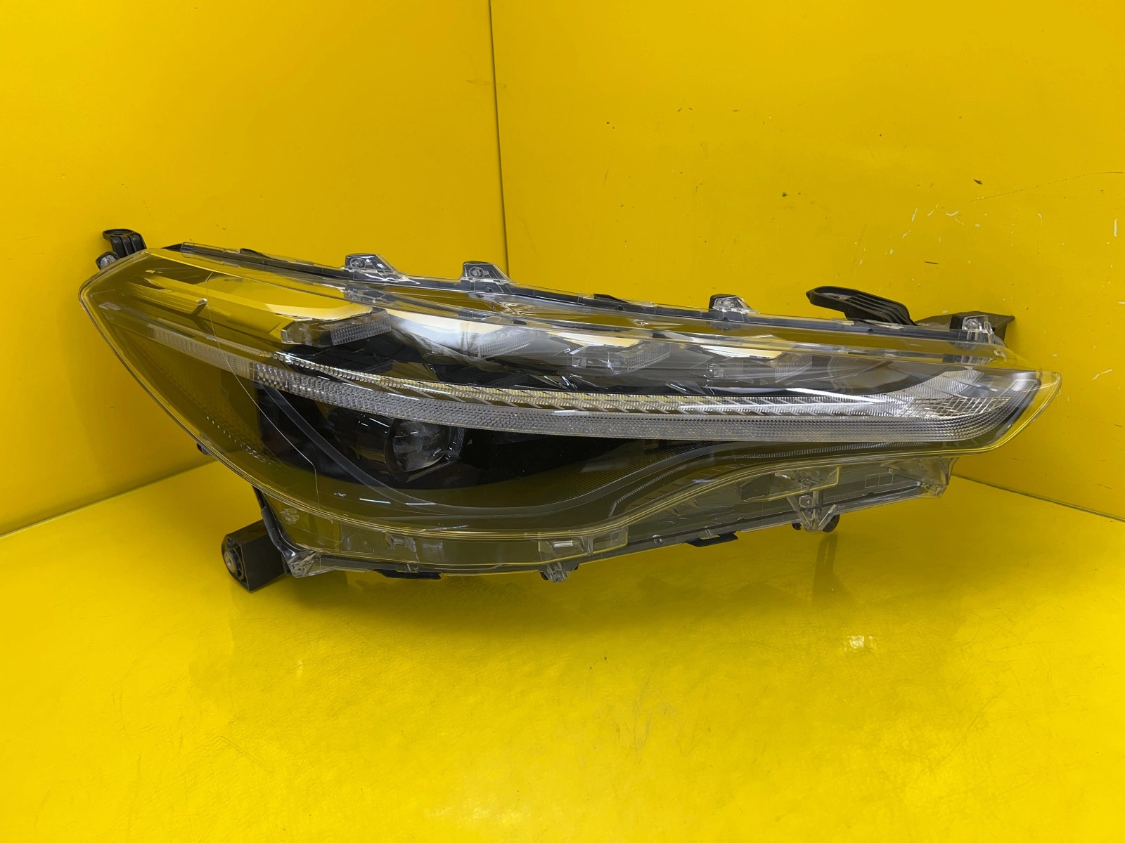 Far dreapta Full LED OEM 31095