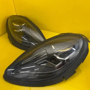 Far Stanga Porsche Przod Macan Lift 95B
