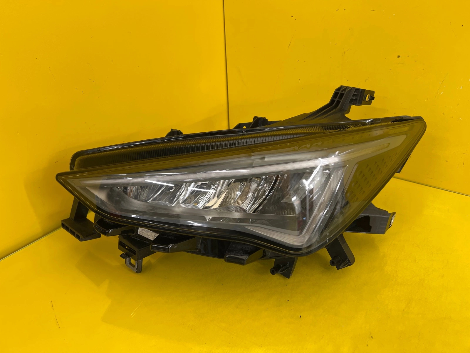 Far Seat Cupra Born Full LED