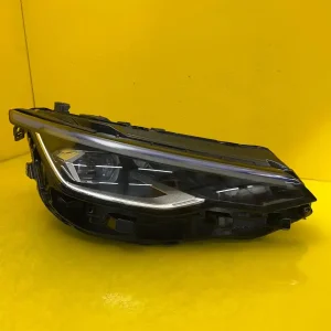 Far Dreapta VW E Golf 8 VIII LED