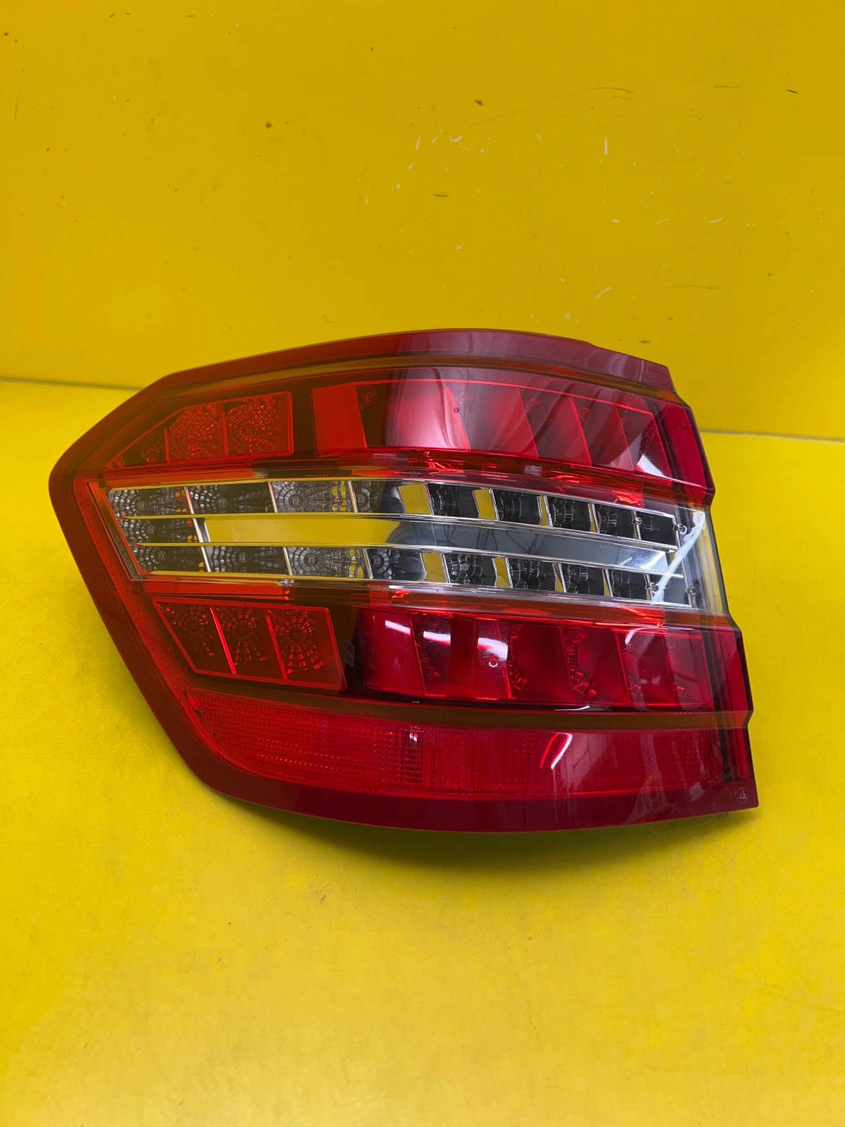 Far stânga LED OEM 31194