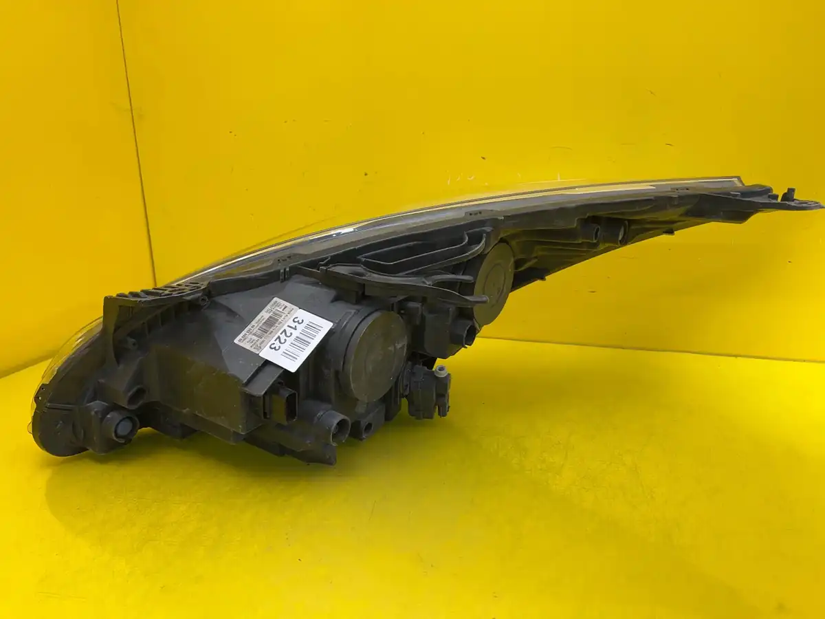 Far Dreapta Peugeot 5008 Lift 13