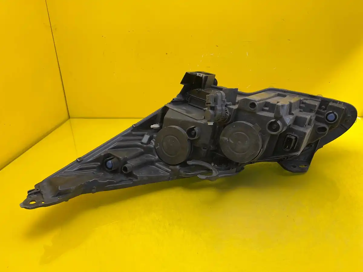 Far Dreapta Peugeot 5008 Lift 13