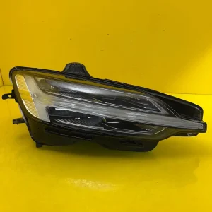 Far Dreapta Volvo S60 V60 Mid LED