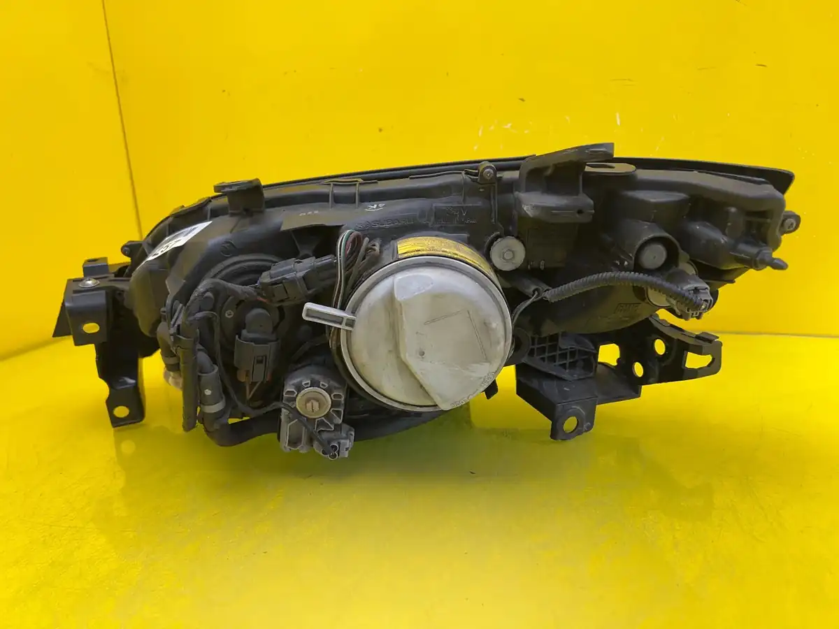 Far Dreapta Subaru Legacy Outback IV Lift Xenon