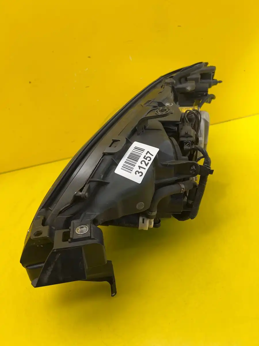Far Dreapta Subaru Legacy Outback IV Lift Xenon
