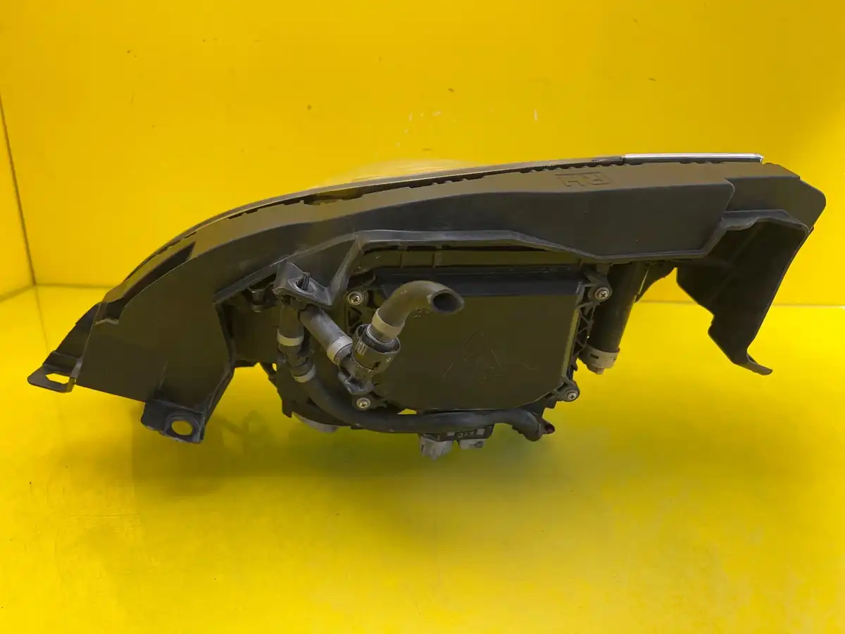 Far Dreapta Subaru Legacy Outback IV Lift Xenon