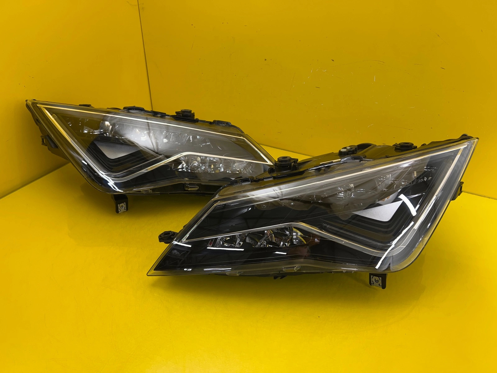 Far Seat Leon III 3 5f Full LED