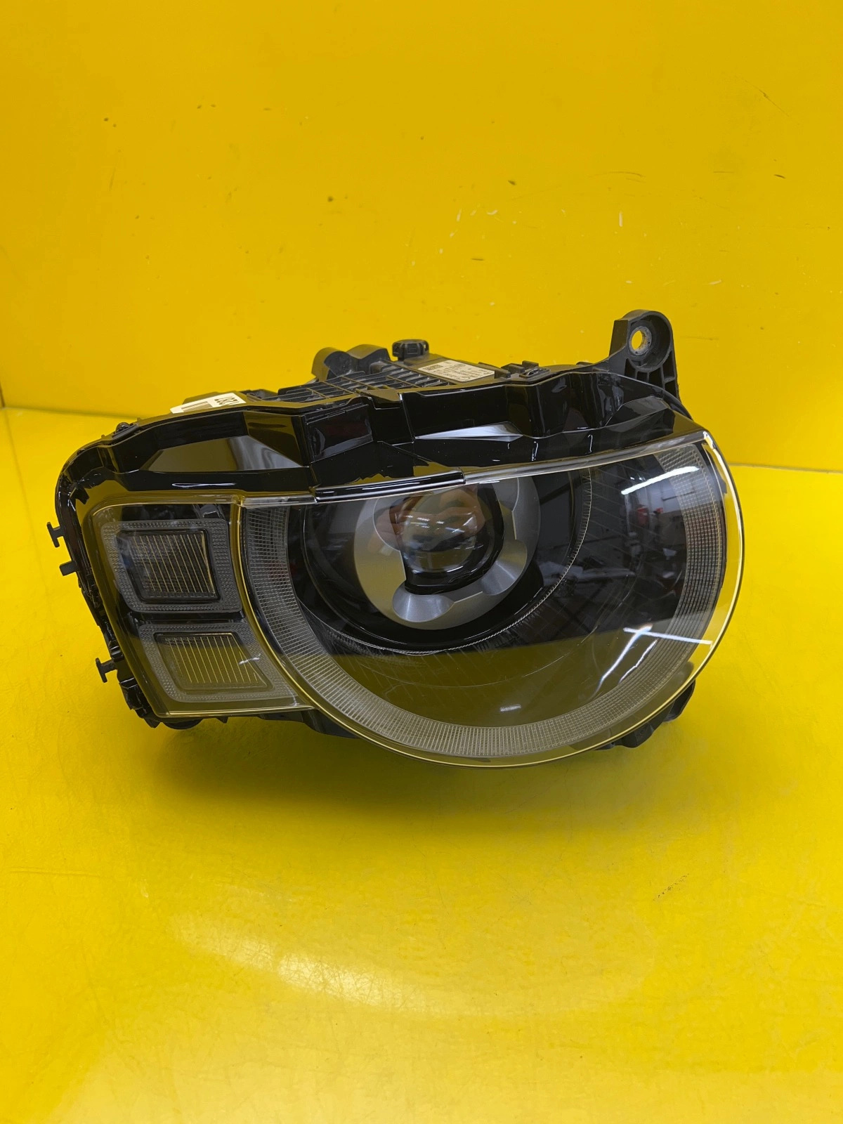 Far Dreapta Land Rover Defender 2 L663 20 Full LED