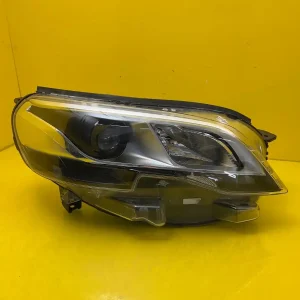 Far Dreapta Peugeot Expert Traveller Iii Bixenon