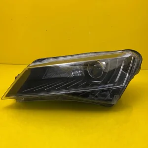 Far Skoda Superb III Bixenon