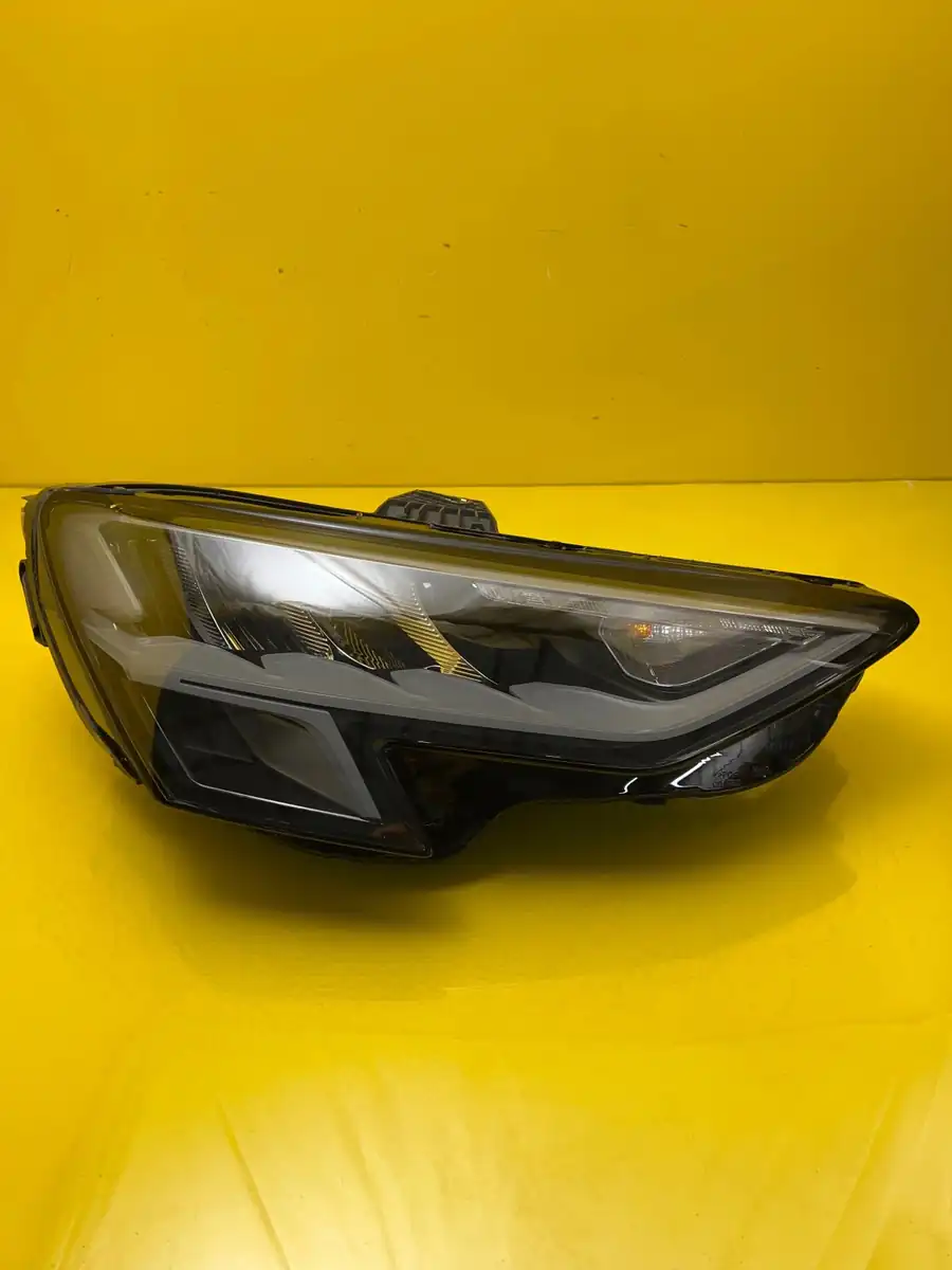 Far Dreapta Audi A3 8Y Full LED