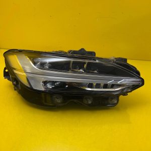 Far dreapta Full LED OEM 31372