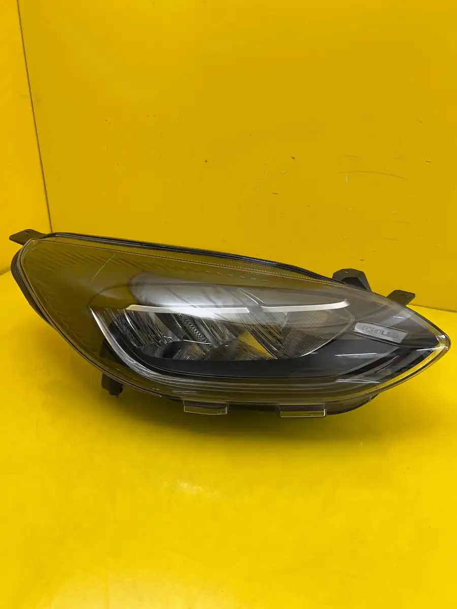 Far Dreapta Ford Fiesta MK8 Lift Full LED