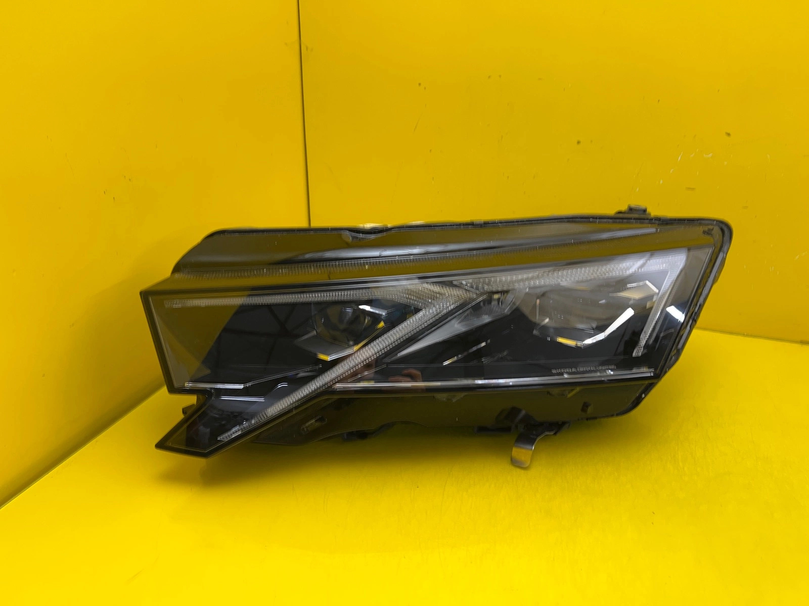 Far stânga Full LED Facelift OEM 31446