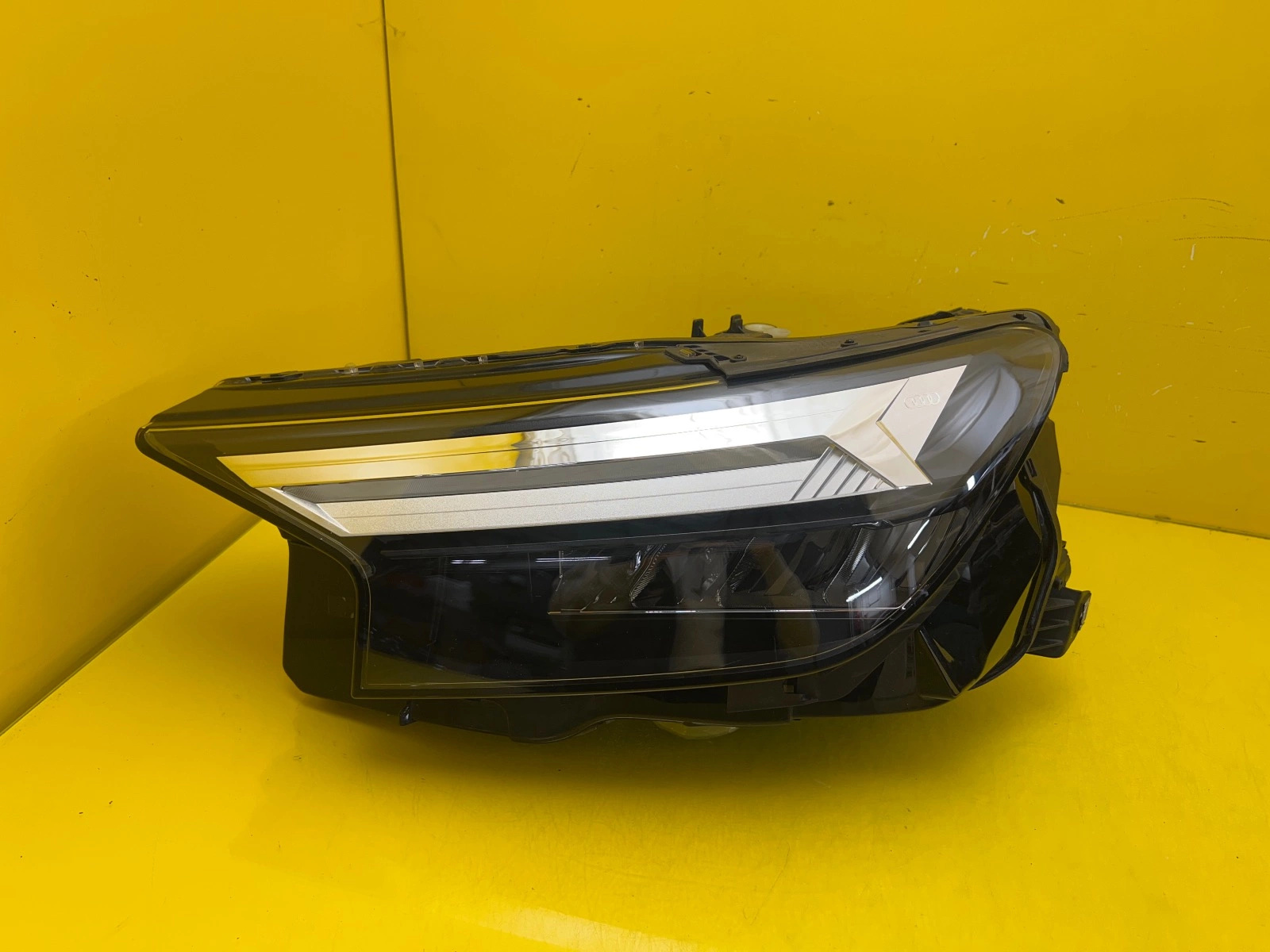 Far stânga Full LED OEM 31468
