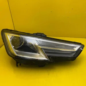 Far Dreapta Audi A4 B9 8W 15- Xenon