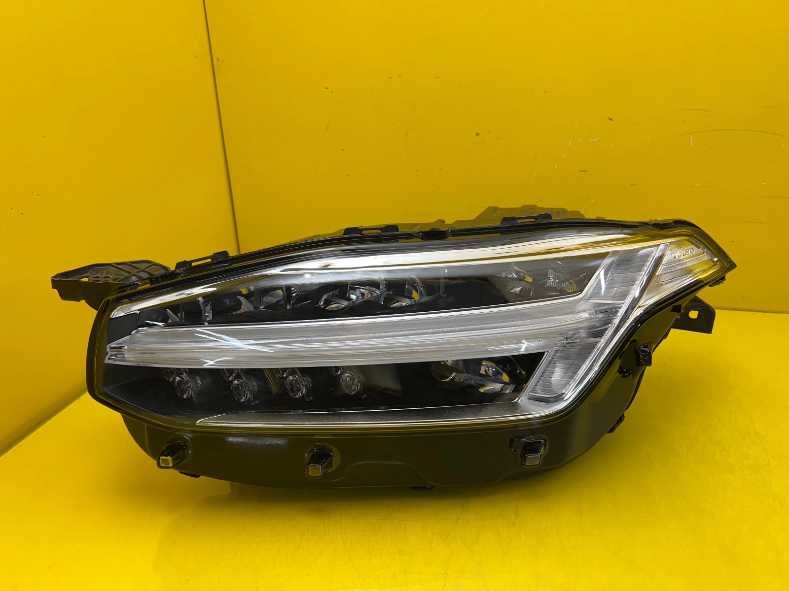 Far Stanga Volvo Xc90 Full LED