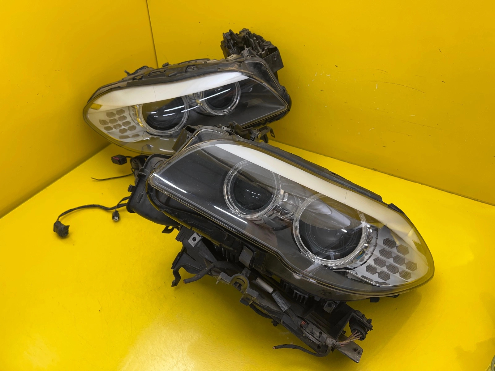 Far stânga Xenon Direcțional BMW Seria 5 F10 OEM 7203246-12