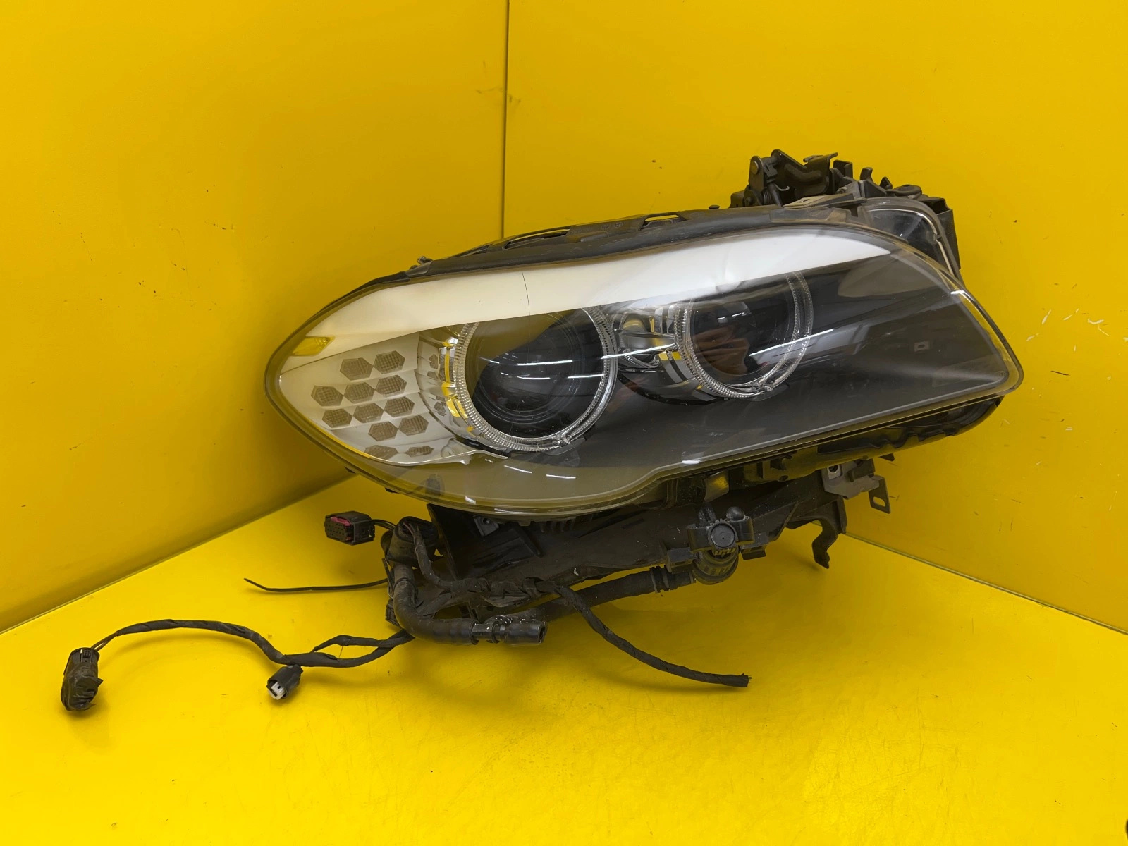 Far stânga Xenon Direcțional BMW Seria 5 F10 OEM 7203246-12 - Image 2