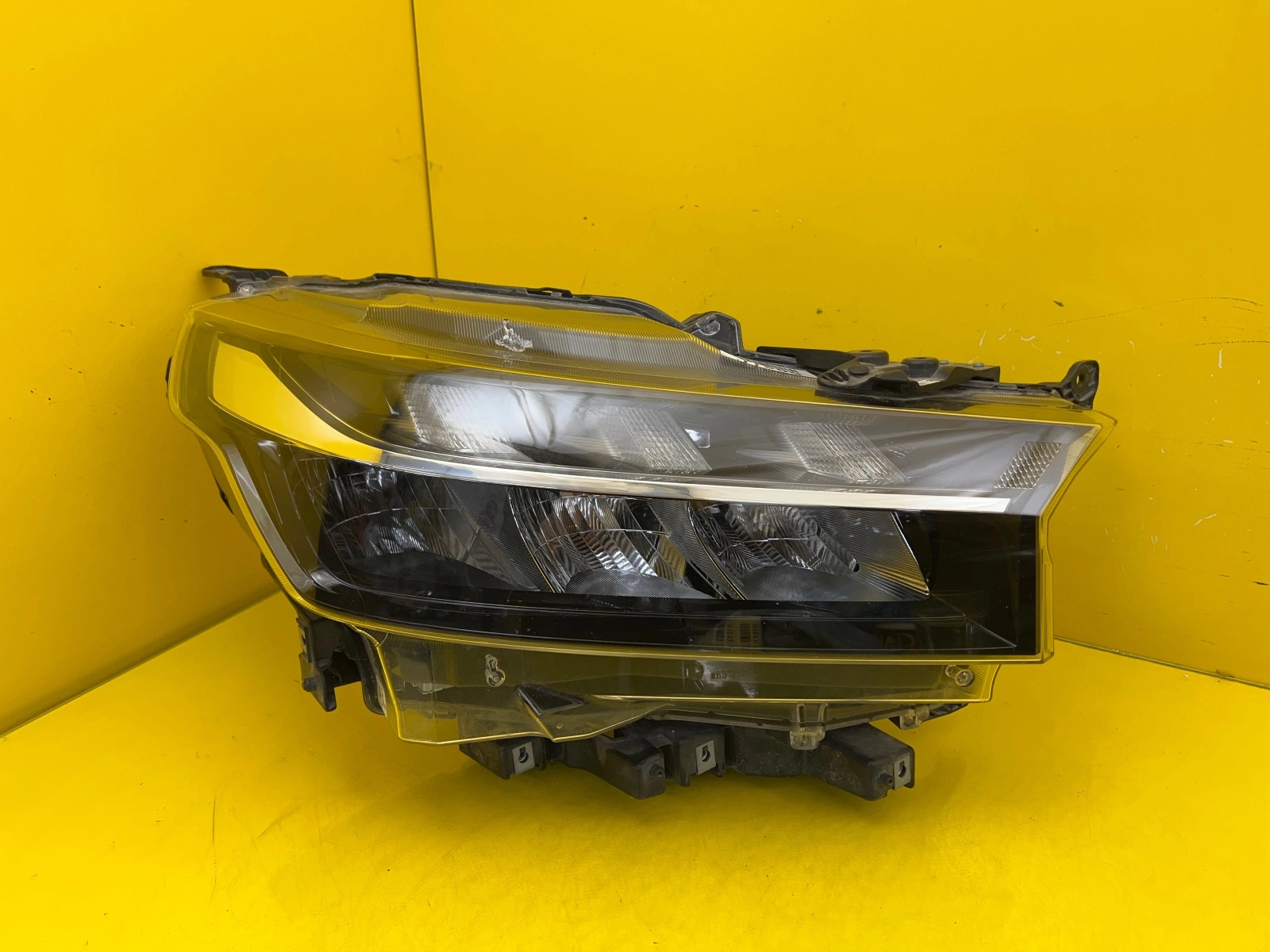 Far dreapta Full LED OEM 31509