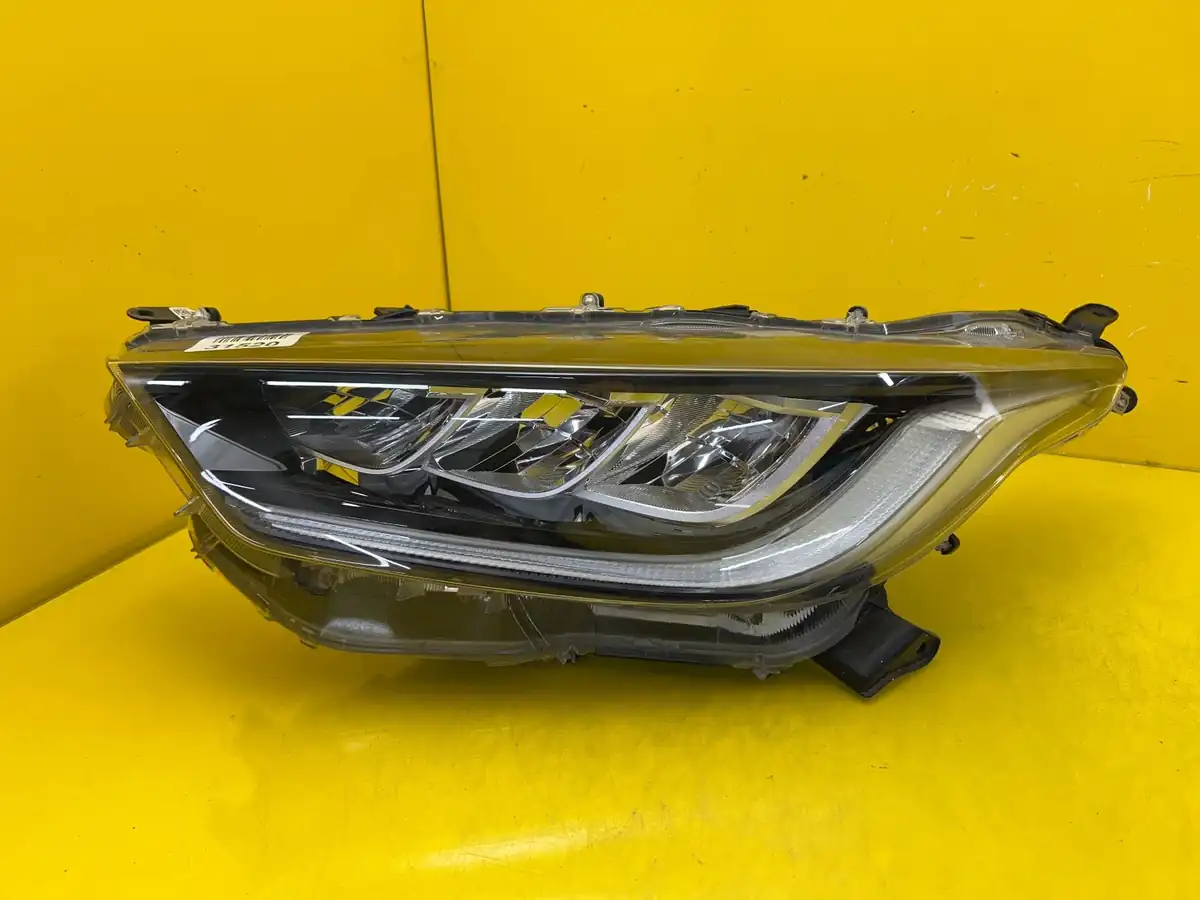 Far Toyota Yaris IV Full LED