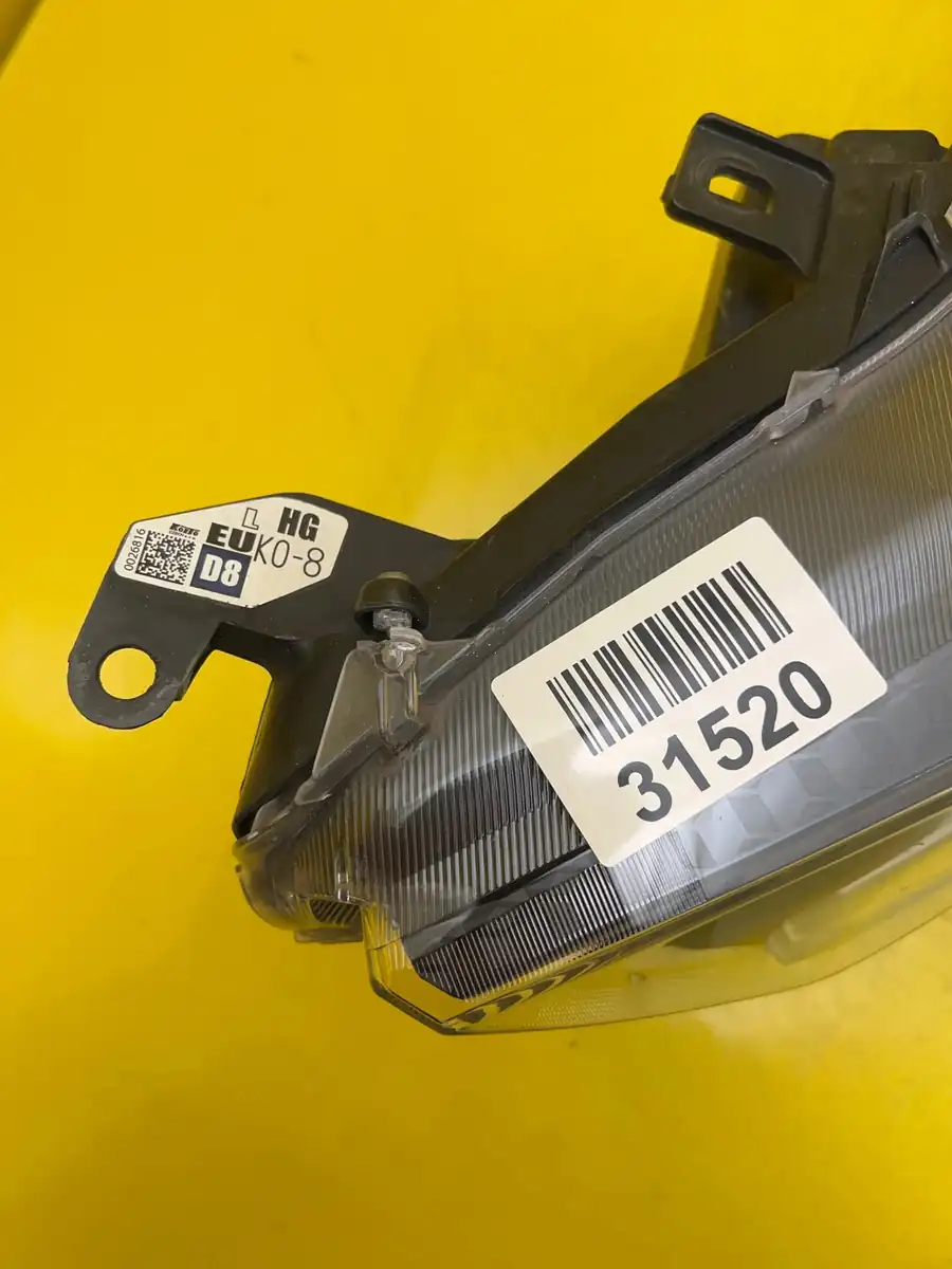Far Toyota Yaris IV Full LED