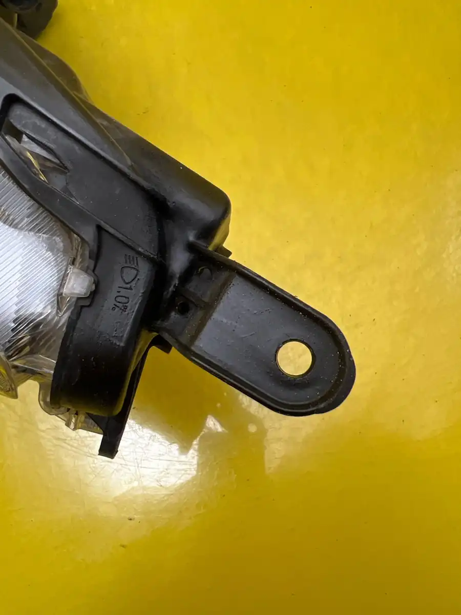 Far Toyota Yaris IV Full LED