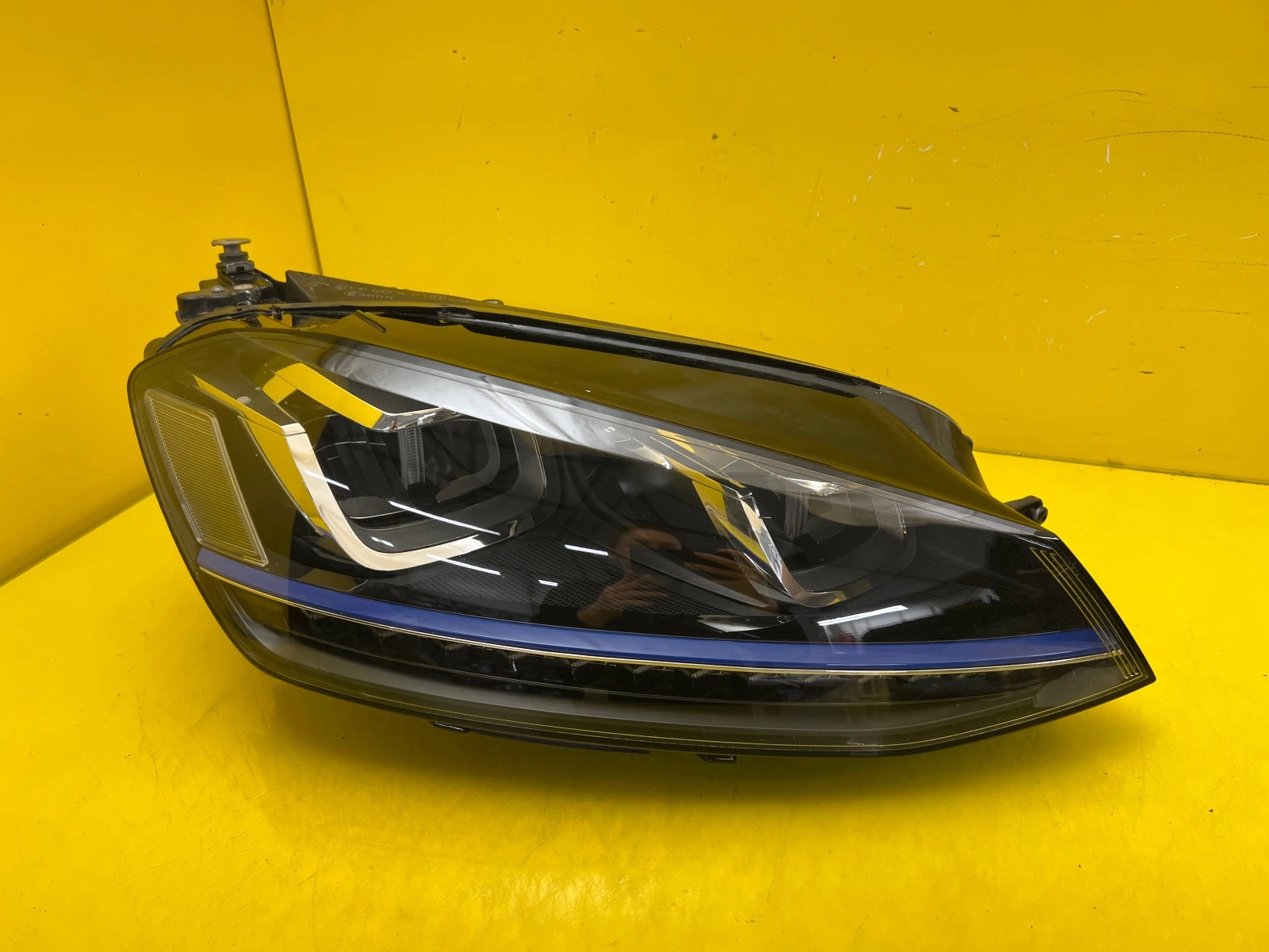 Far dreapta Full LED OEM 31530