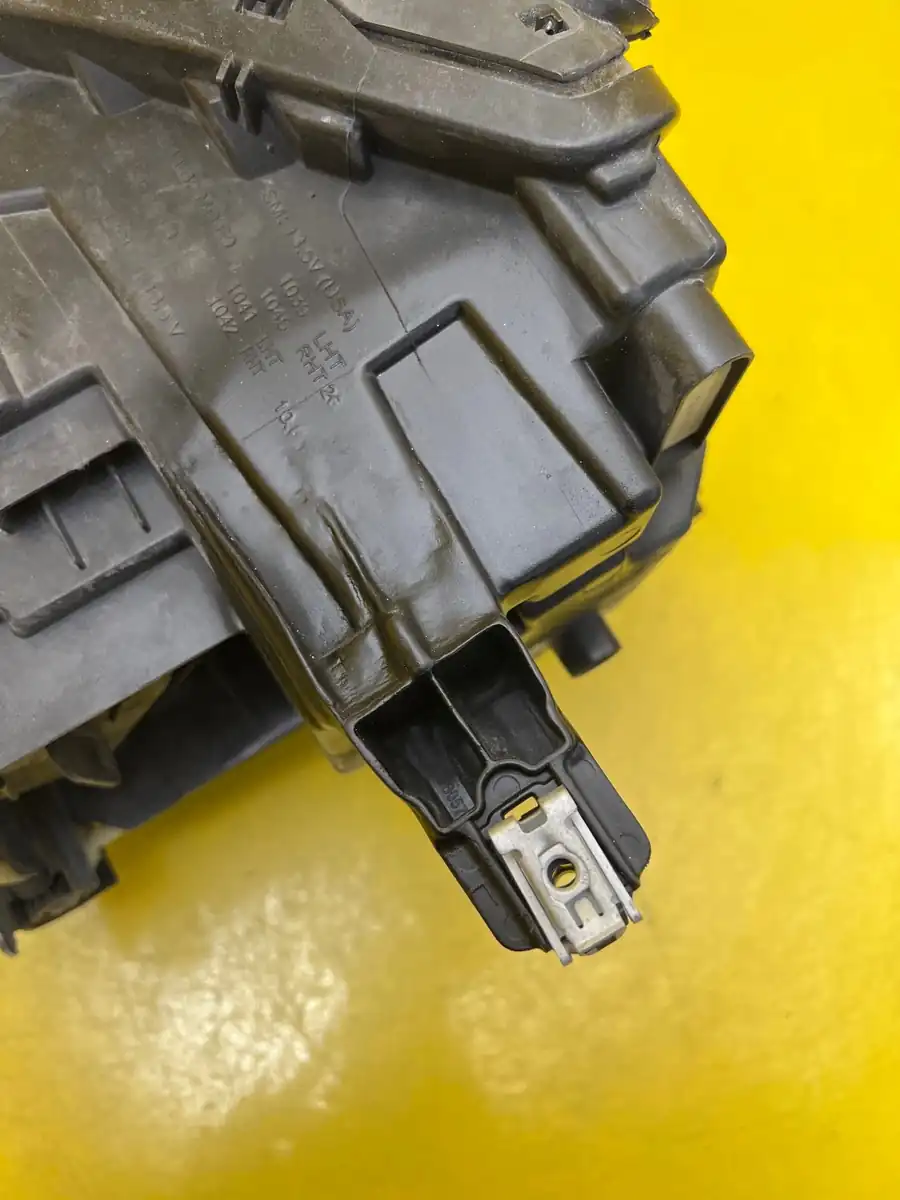 Far Dreapta Audi Q4 E-Tron Full LED