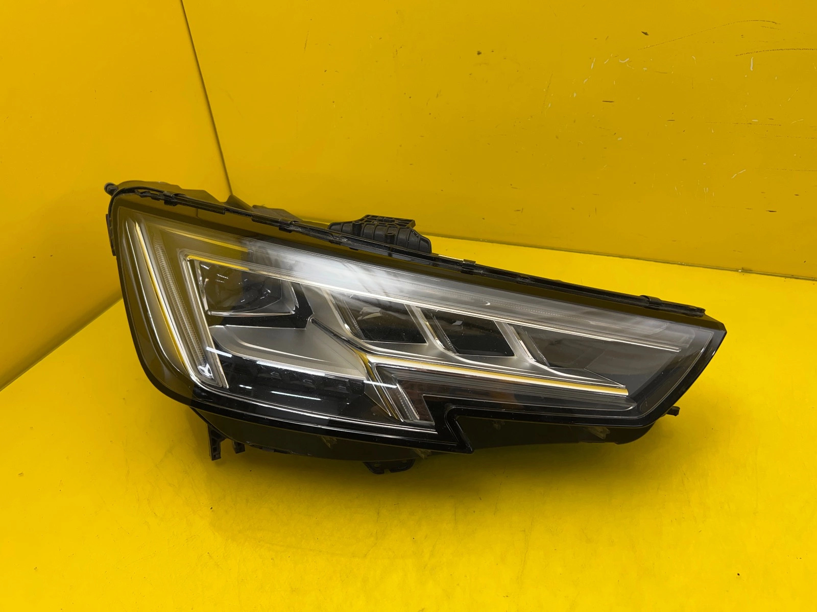 Far dreapta OEM 31561