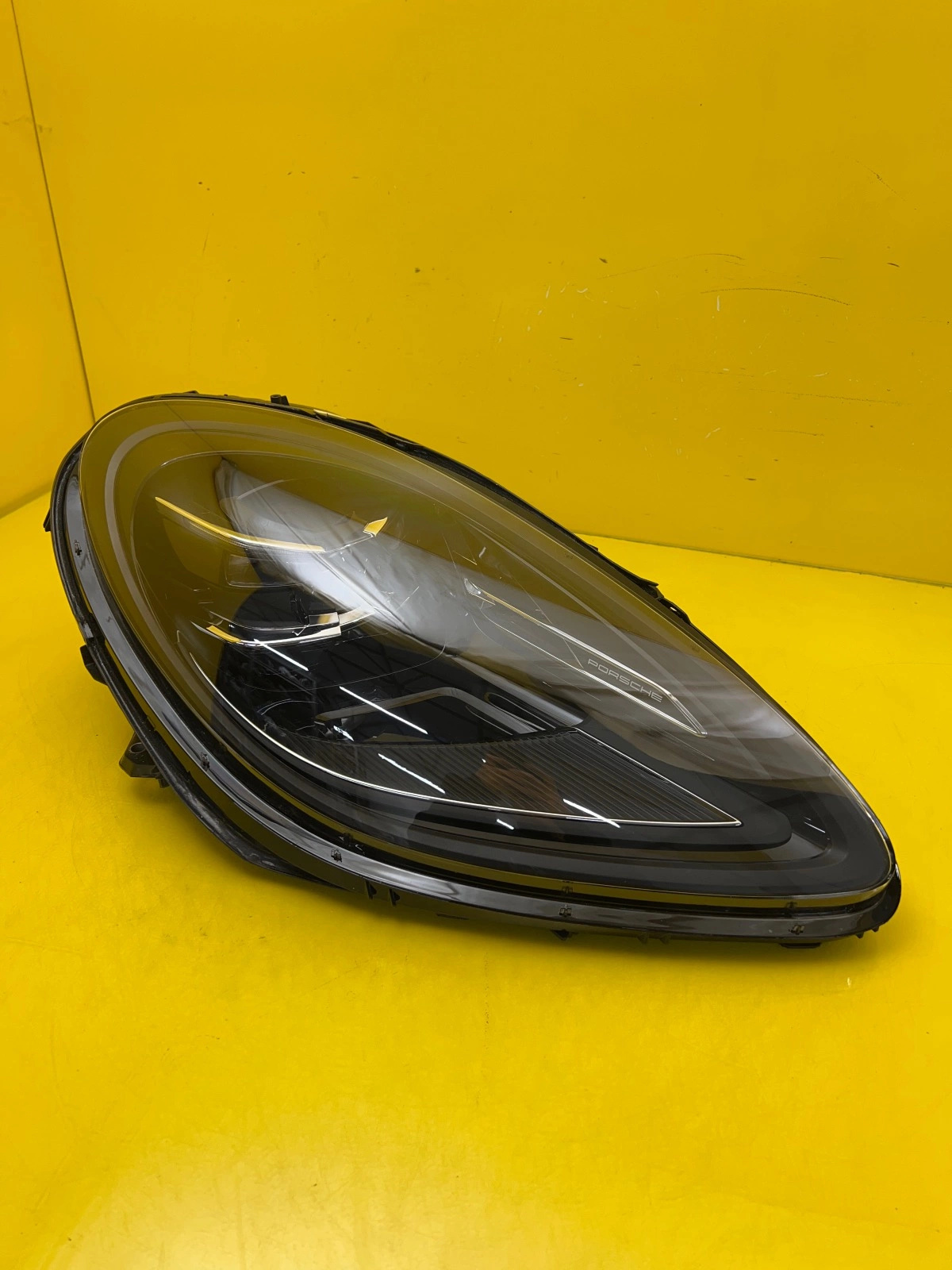 Far dreapta Full LED Facelift OEM 31576