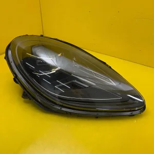 Far Dreapta Porsche Macan 95Bt Pdls