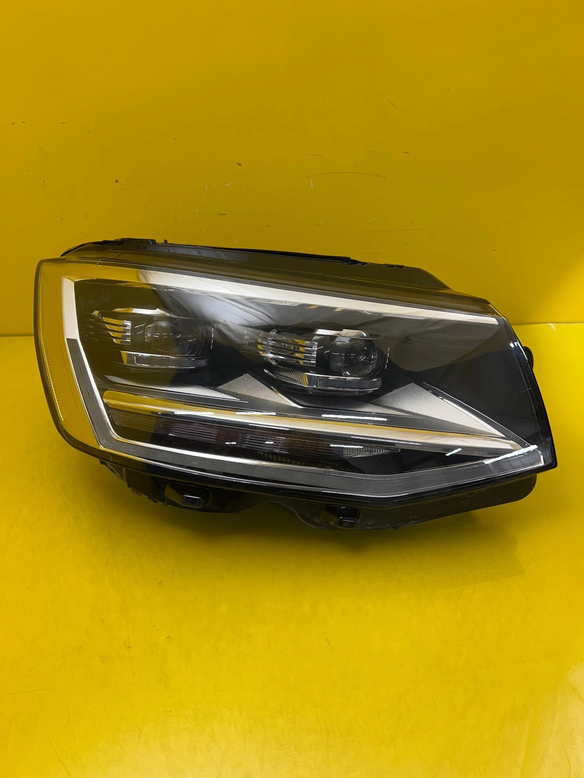 Far dreapta Full LED OEM 31589