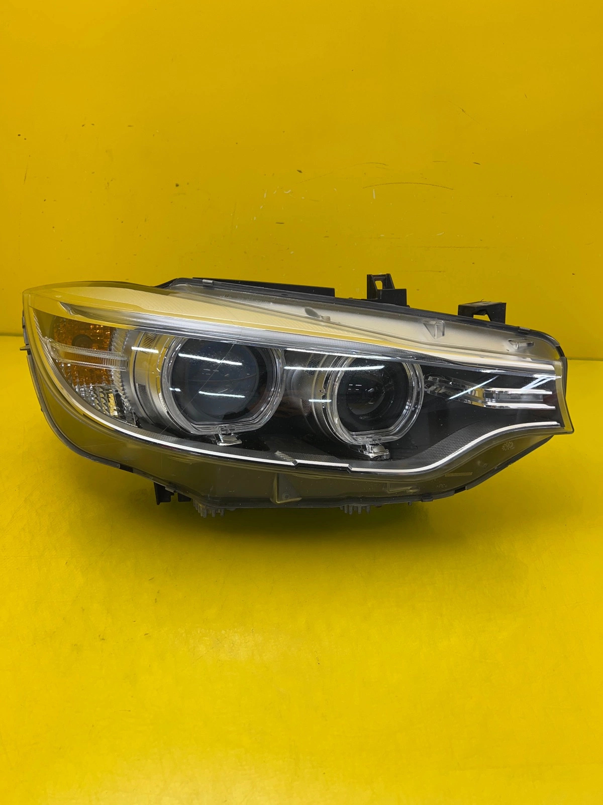 Far dreapta Xenon BMW Seria 4 F32 OEM 7410796-03