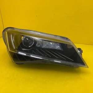 Far Dreapta Skoda Superb III Bixenon