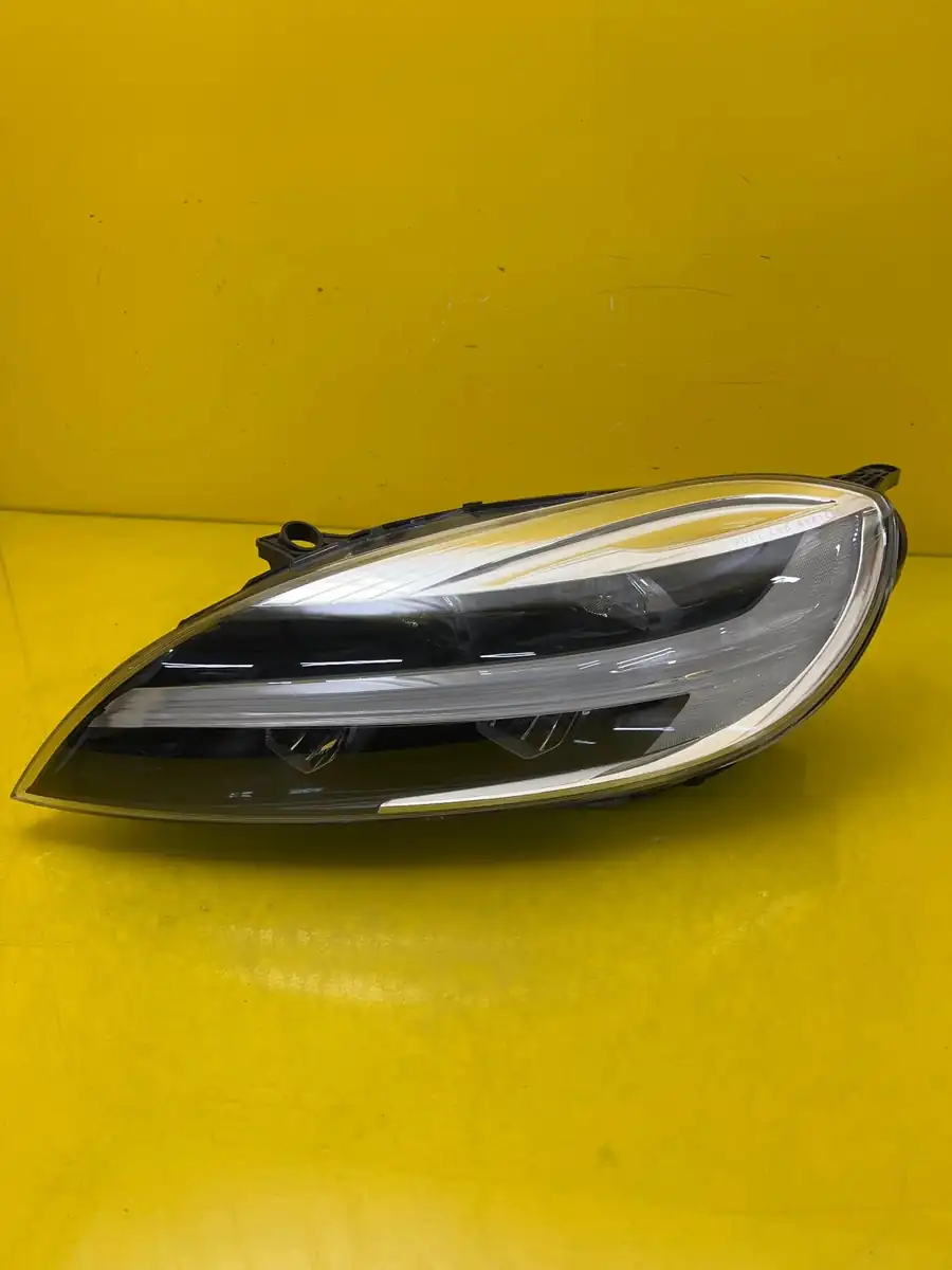 Far Stanga Volvo V40 Ii 2 Full LED